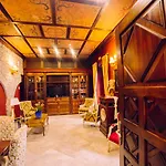 De Vallina By Mira Hotel