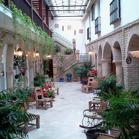 De Vallina By Mira Córdoba