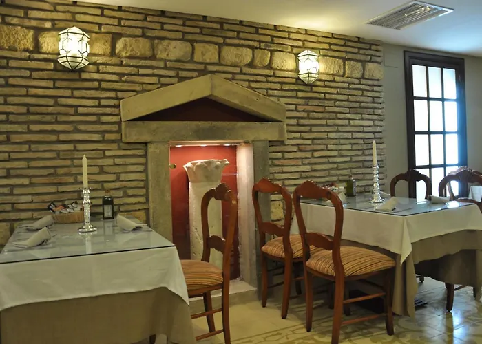 Готель De Vallina By Mira