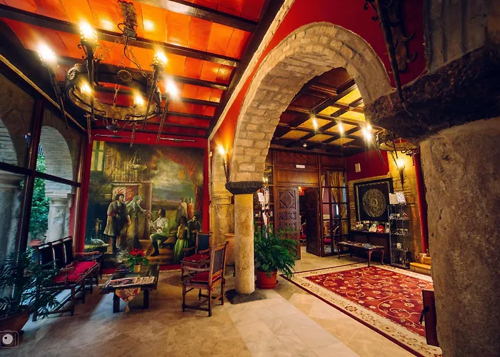 De Vallina By Mira Кордова