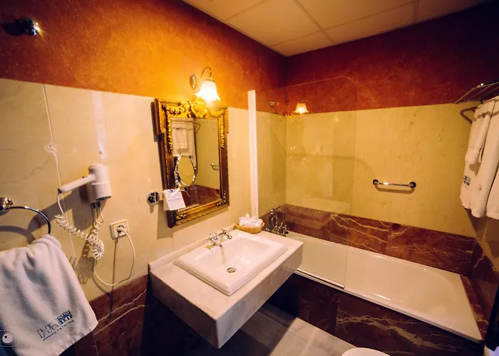 Отель De Vallina By Mira