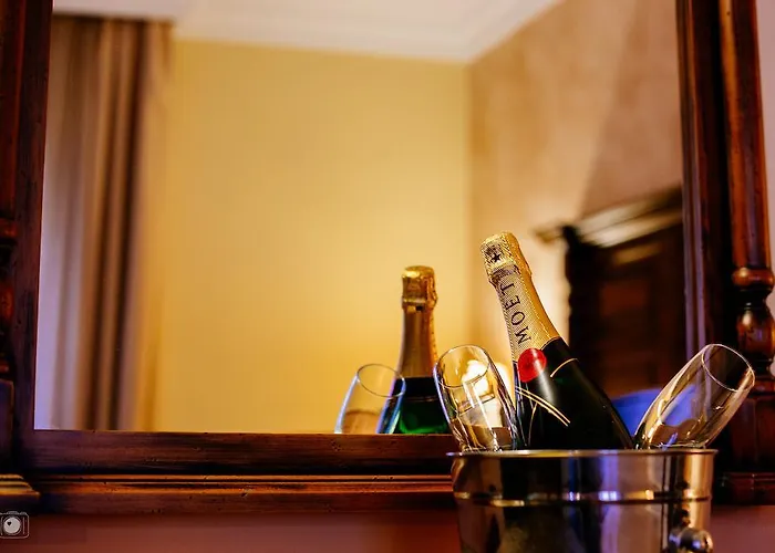 De Vallina By Mira Кордова