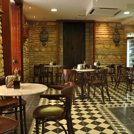 De Vallina By Mira Córdoba