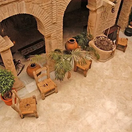 Hotel De Vallina By Mira 3*