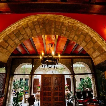 De Vallina By Mira Córdoba